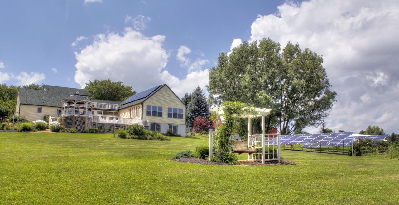 Los Gatos Bed & Breakfast Penn Yan Exterior photo