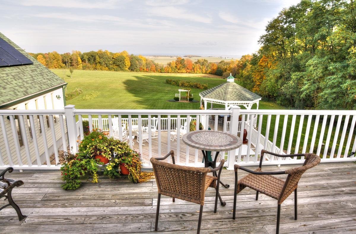 Los Gatos Bed & Breakfast Penn Yan Exterior photo